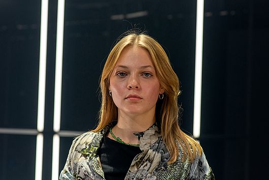 Ella H&uuml;ser
